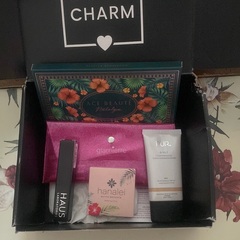 Boxycharm bundle NWT bronzer, eyeshadow palette,brushes, liquid powder, etc